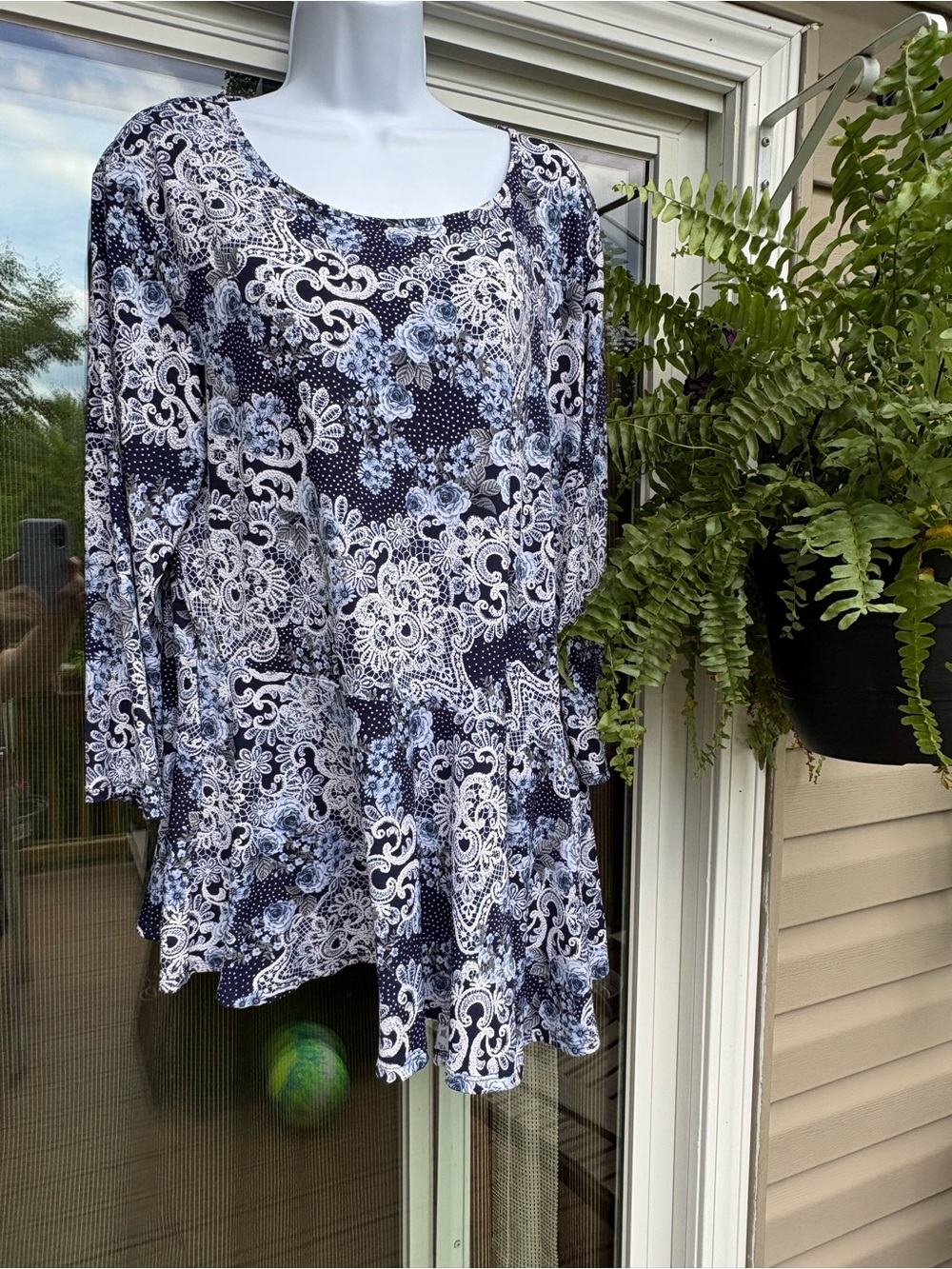 Roz & Ali Navy and White Floral Lace-Print Women's Tunic Top size XL